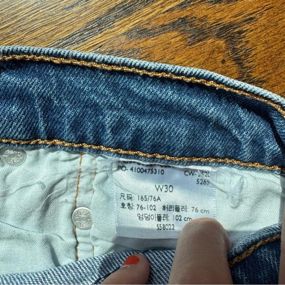 Levi's Classic Blue Medium Wash Denim 501 Jean Shorts 30 - Picture 7 of 8